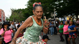 En El Salvador, bailan en las plazas al compás del nuevo ambiente de seguridad