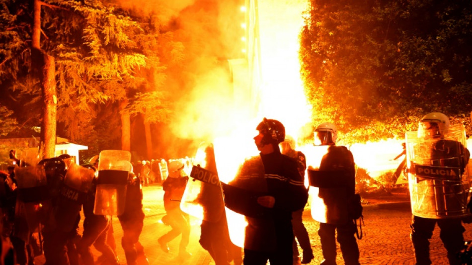 Des blessés lors d'affrontements entre opposition de droite et police à Tirana