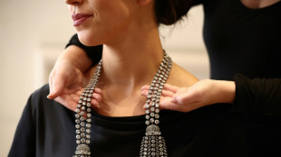 Mysterious 18th century diamond necklace set for auction