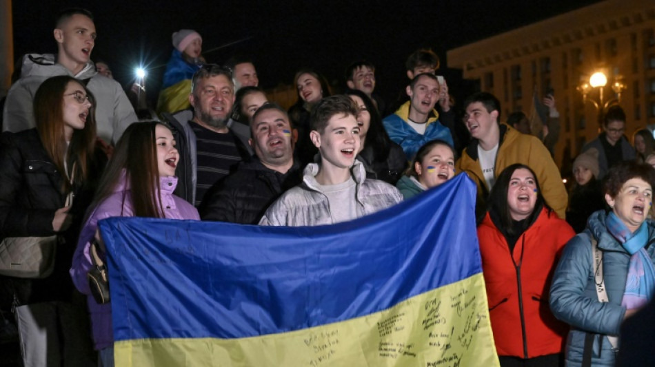 Liberation of Kherson sparks outpouring of joy and tears in Kyiv