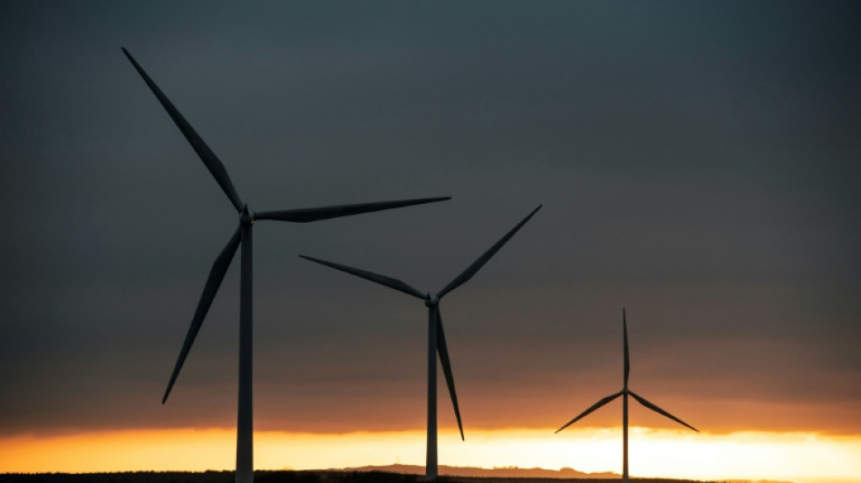 Un village des Deux-Sèvres refuse des éoliennes "plus hautes que la tour Montparnasse"