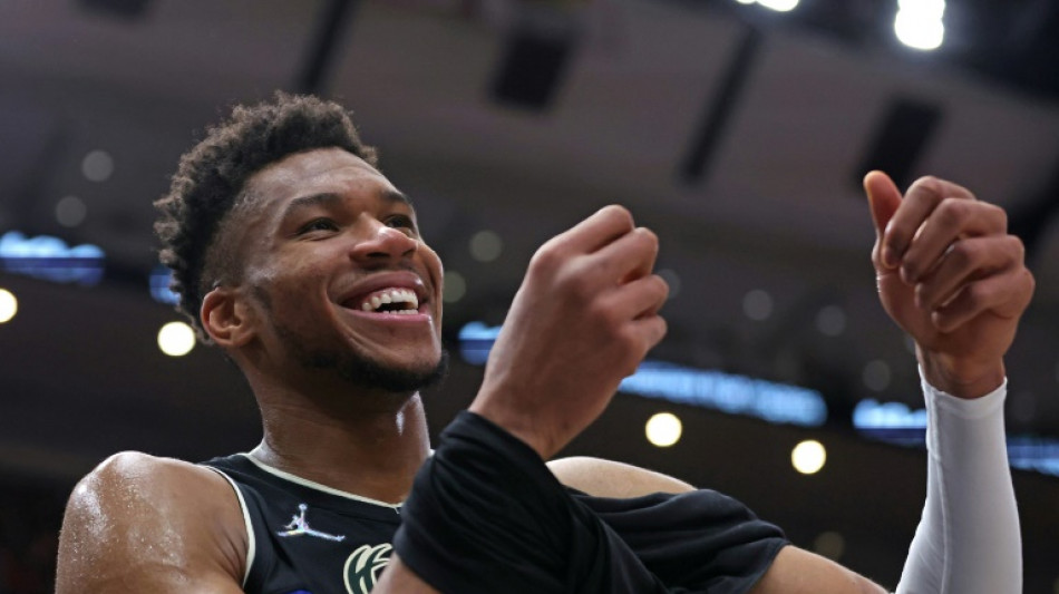 Play-offs NBA: Bucks et Heat s'échappent, Nuggets et Pelicans s'accrochent