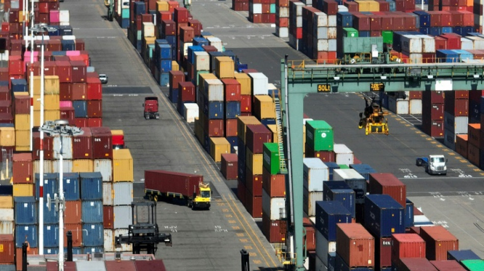 US trade deficit widens slightly on rise in imports