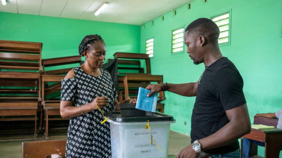 Referendum sur la constitution au Gabon: victoire massive du "oui", selon les résultats provisoires