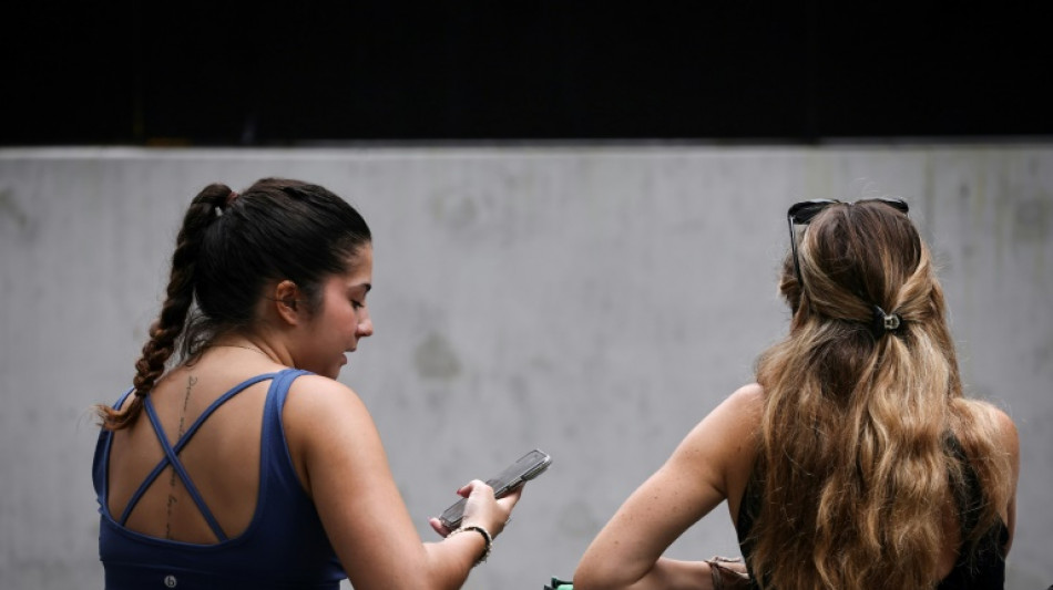 Le Parlement australien se penche sur l'interdiction des réseaux sociaux pour les moins de 16 ans