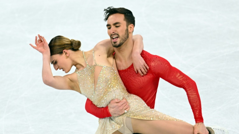 Patinadores franceses Papadakis y Cizeron confirman su hegemonía en danza con oro olímpico