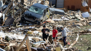 Tornado leaves five dead in Iowa