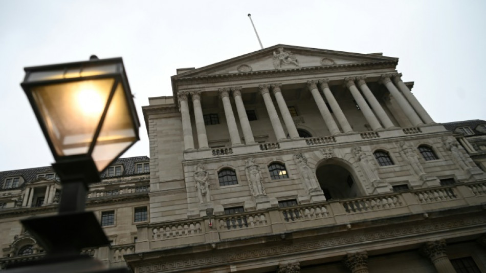 La Banque d'Angleterre monte son taux et estime l'économie déjà en récession