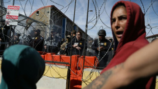 Hundreds of migrants attempt to storm the US-Mexico border