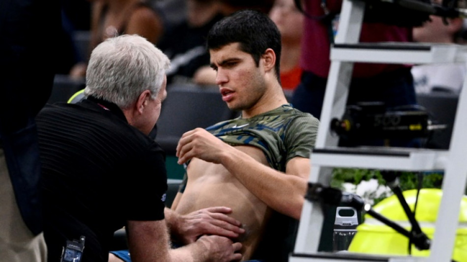 Tennis: Alcaraz abandonne, Auger-Aliassime continue d'enchaîner