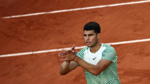 Alcaraz fulmina a Cobolli y levanta con sus golpes a la Suzanne Lenglen