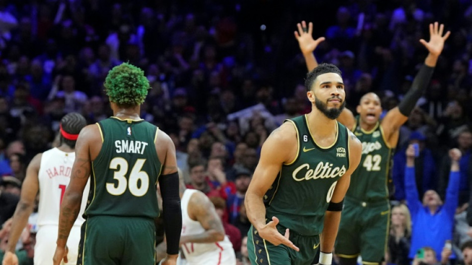 Jayson Tatum apuntilla a los Sixers con un triple ganador