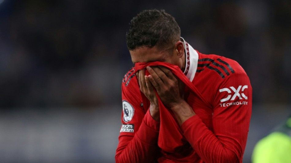 Angleterre: Varane sort sur blessure et en larmes lors de Chelsea-Manchester United