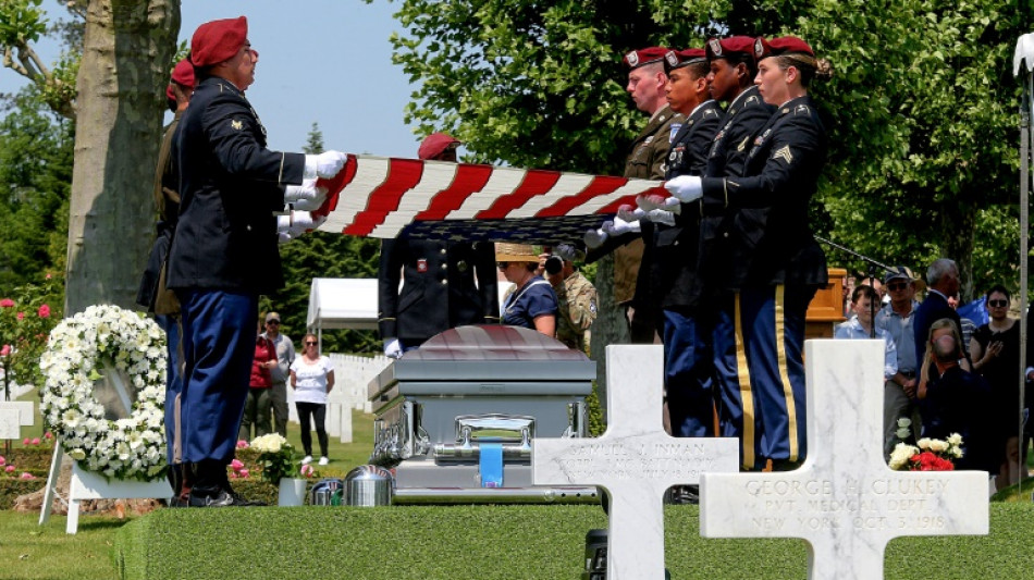 Soldado desconhecido dos EUA é sepultado na França 105 anos após I Guerra