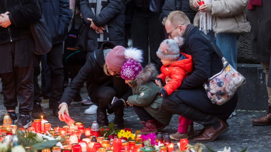 La République tchèque rend hommage aux victimes de la tuerie à l'université