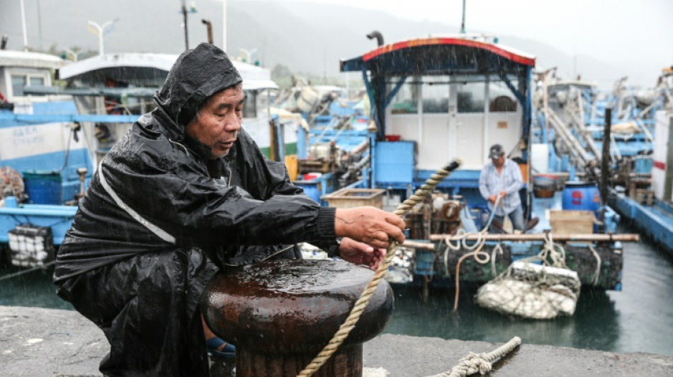 Taiwan battens down for Super Typhoon Kong-rey 