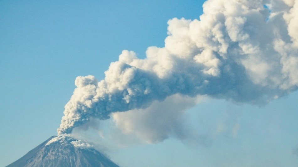 Australian airlines cancel Bali flights after volcano erupts