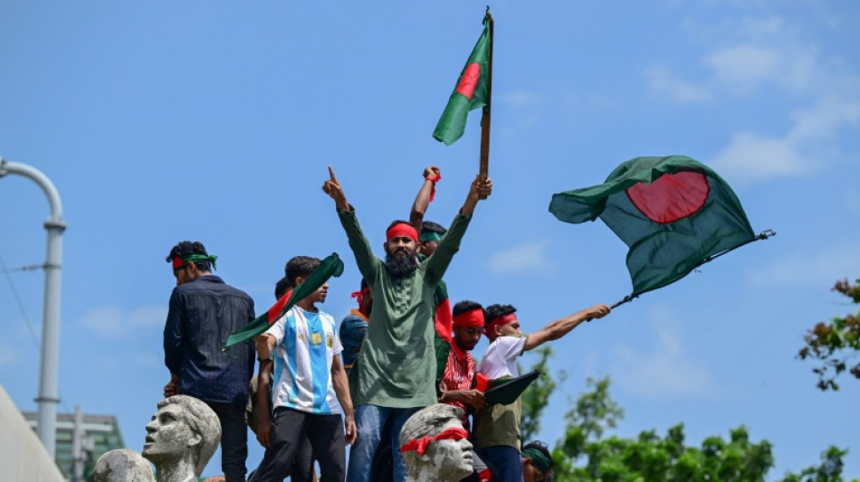 Bangladés aguarda nuevas protestas en la capital tras una jornada sangrienta