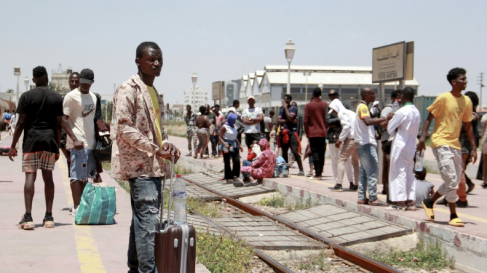 Watchdog urges Tunisia to stop expelling migrants to desert