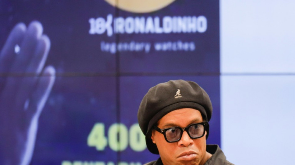 Ronaldinho depõe à CPI e nega envolvimento com esquema de pirâmide