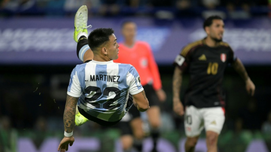 Argentina beat Peru as Uruguay hold Brazil