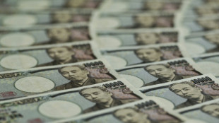 Yen hits 34-year low, equity markets mixed ahead of key US data