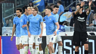 Poker alla Salernitana, ma i tifosi fischiano la Lazio