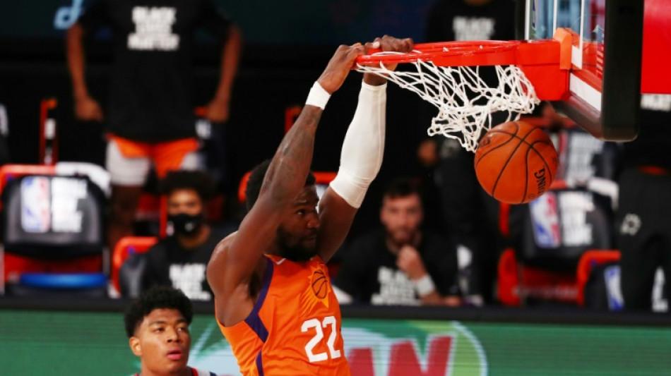NBA: Phoenix et Memphis se promènent, LeBron porte les Lakers