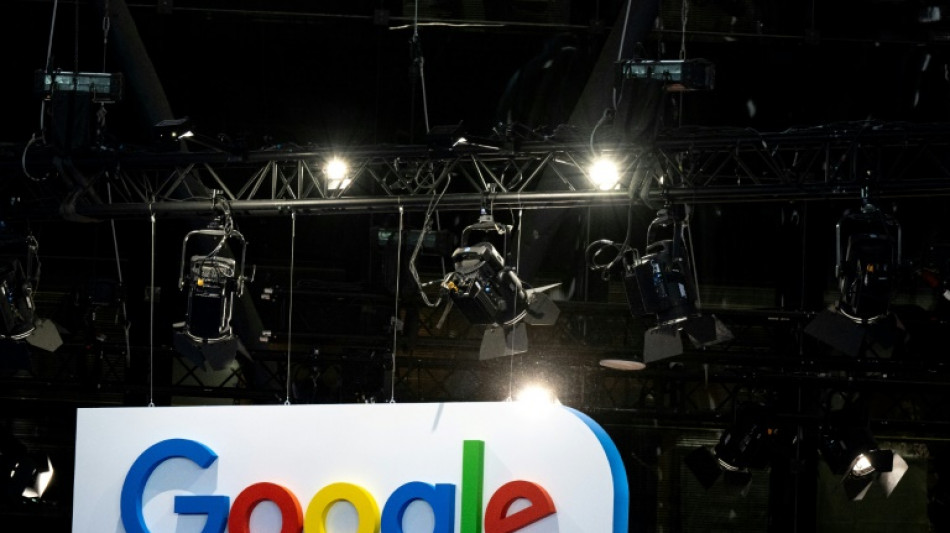 US says Google pays $10 billion a year to dominate search