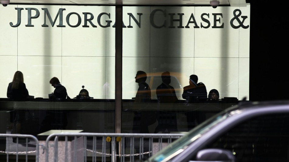 JPMorgan Chase reporta menores ganancias y advierte sobre "vientos en contra" económicos