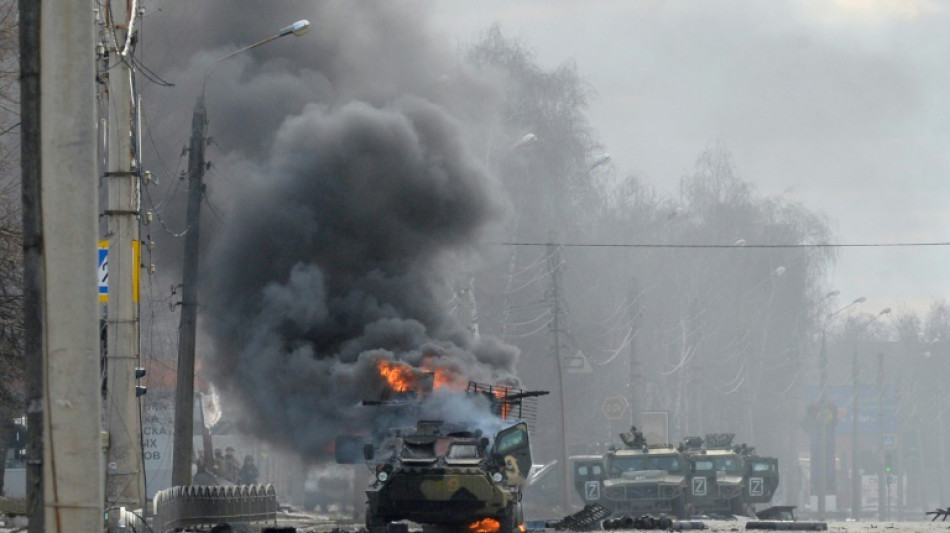 L'Ukraine confirme des pourparlers avec Moscou, la "force de dissuasion" russe en alerte