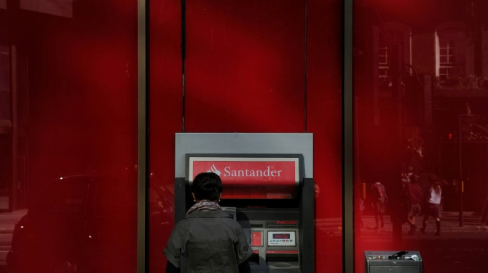 Multa multimillonaria a banco Santander por fallos en control de blanqueo en Reino Unido