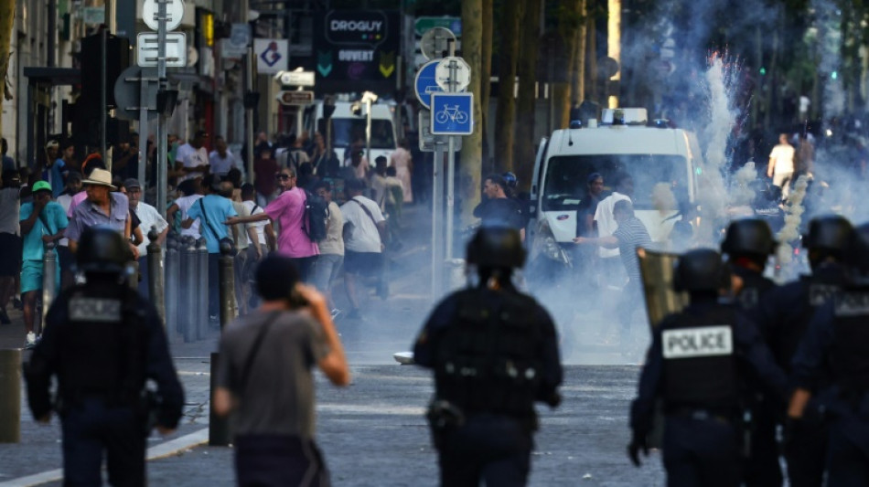 Redes sociais removeram milhares de conteúdos ilegais durante distúrbios na França