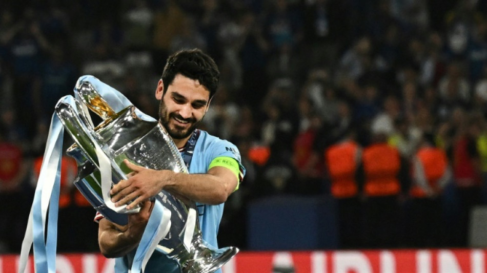 Gündogan deixa Barcelona e retorna ao Manchester City