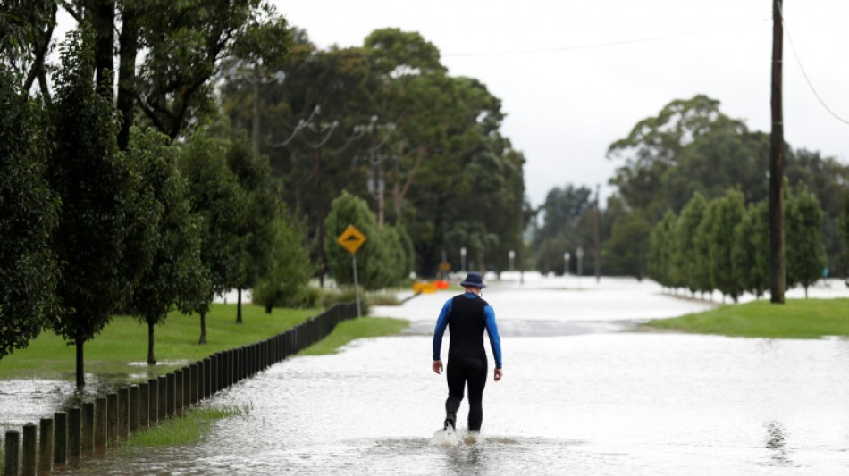 Australia ordena evacuar a 200.000 personas por tormenta, Sídney fue salvada