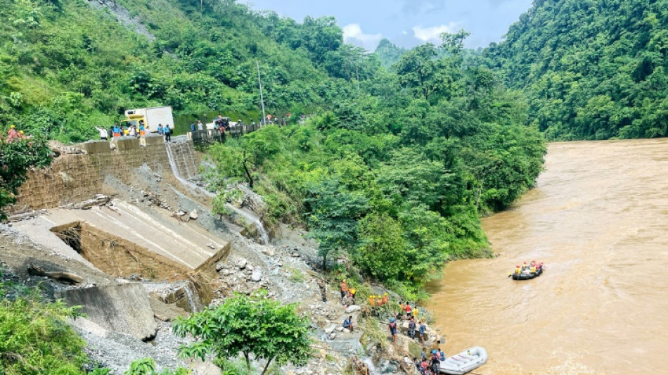 Deslizamento de terra deixa mais de 60 desaparecidos no Nepal