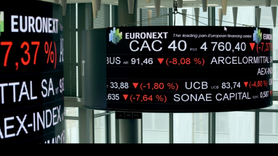 La Bourse de Paris accentue ses pertes et recule de 2%, Francfort -2,13%