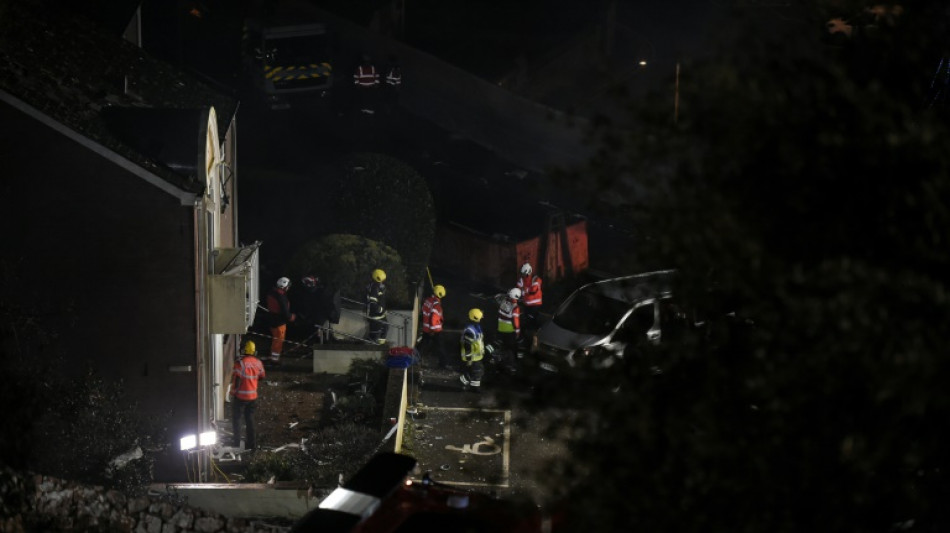 Les recherches nocturnes continuent après une explosion meurtière sur l'île de Jersey