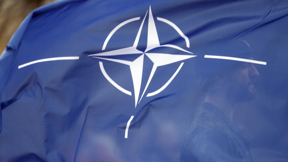 Rapporto Nato, 23 alleati nel 2024 oltre il 2% in difesa