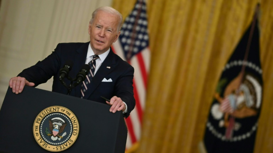 Biden promet de porter un coup terrible à l'économie et à la finance russes