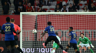 Nice comemora 120 anos com goleada histórica sobre Saint-Etienne