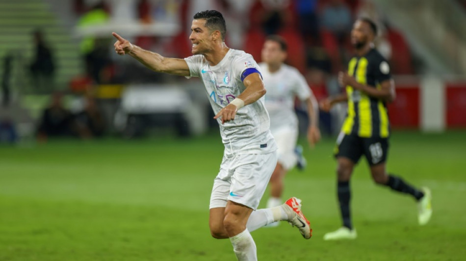 Com 2 gols de CR7, Al-Nassr vence Al-Ittihad de Benzema