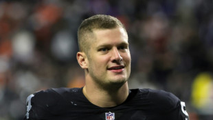 Los Raiders cortan a Carl Nassib, primer jugador que se declaró gay en la NFL