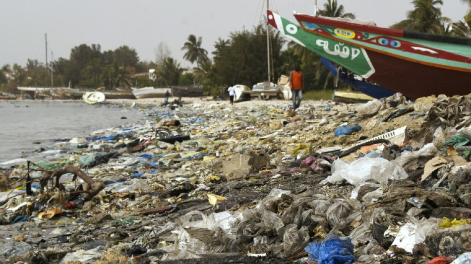 Senegalese recyclers seek solutions in fight against plastic