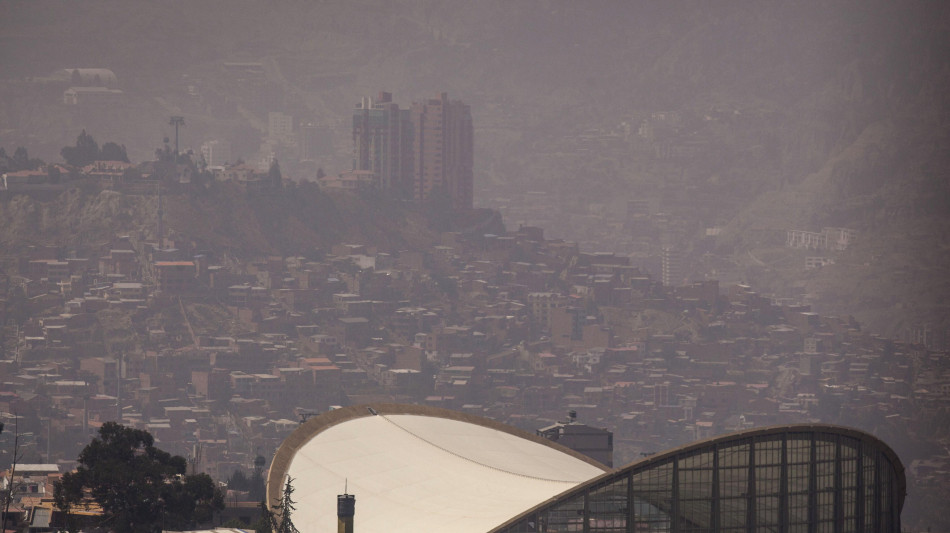 Emergenza incendi, la Bolivia sotto una fitta coltre di fumo