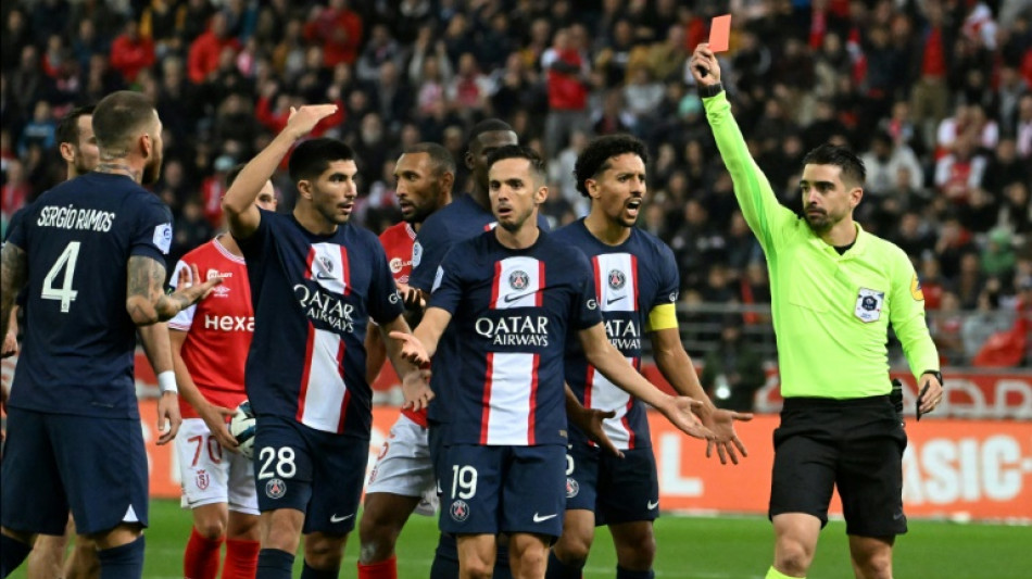 Ligue 1: le Paris SG à dix sauve un point à Reims