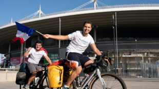 Mondial-2022: Paris-Doha à vélo, le défi fou de deux fans des Bleus