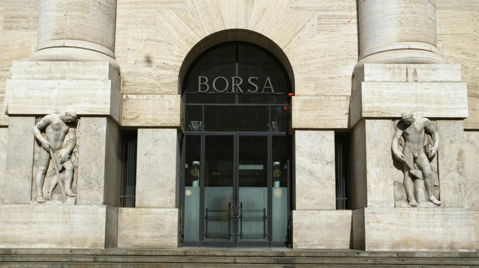 Borsa: Milano apre in calo dello 0,16%