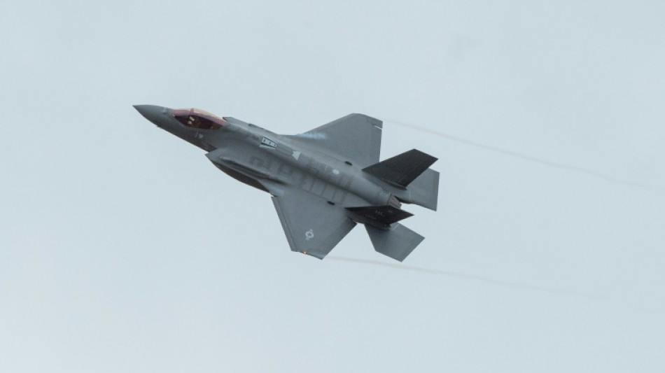 Switzerland signs contract for 36 US fighter jets