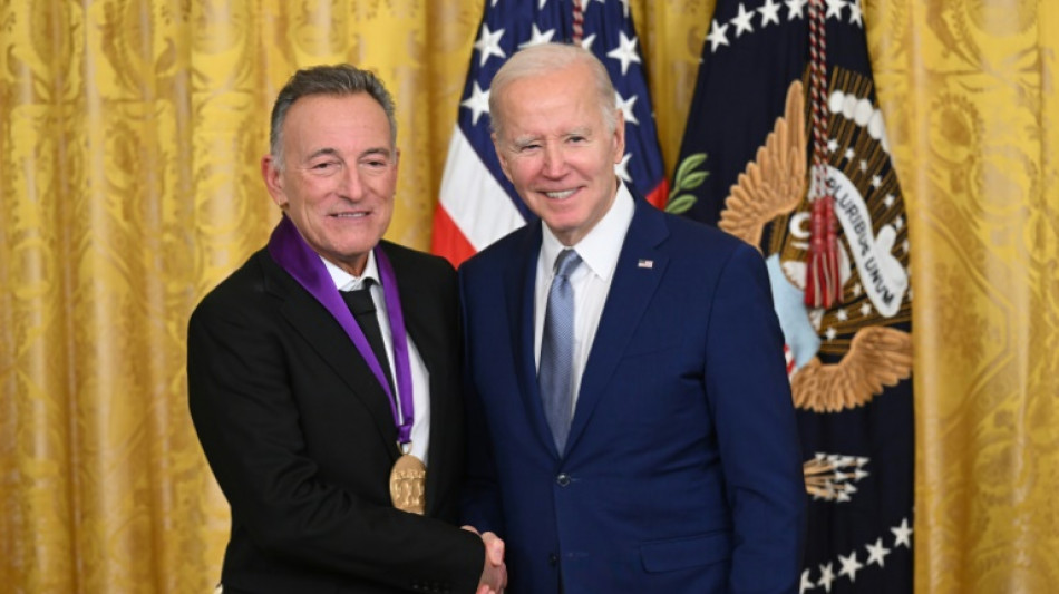 Biden entrega la medalla de las artes a Bruce Springsteen